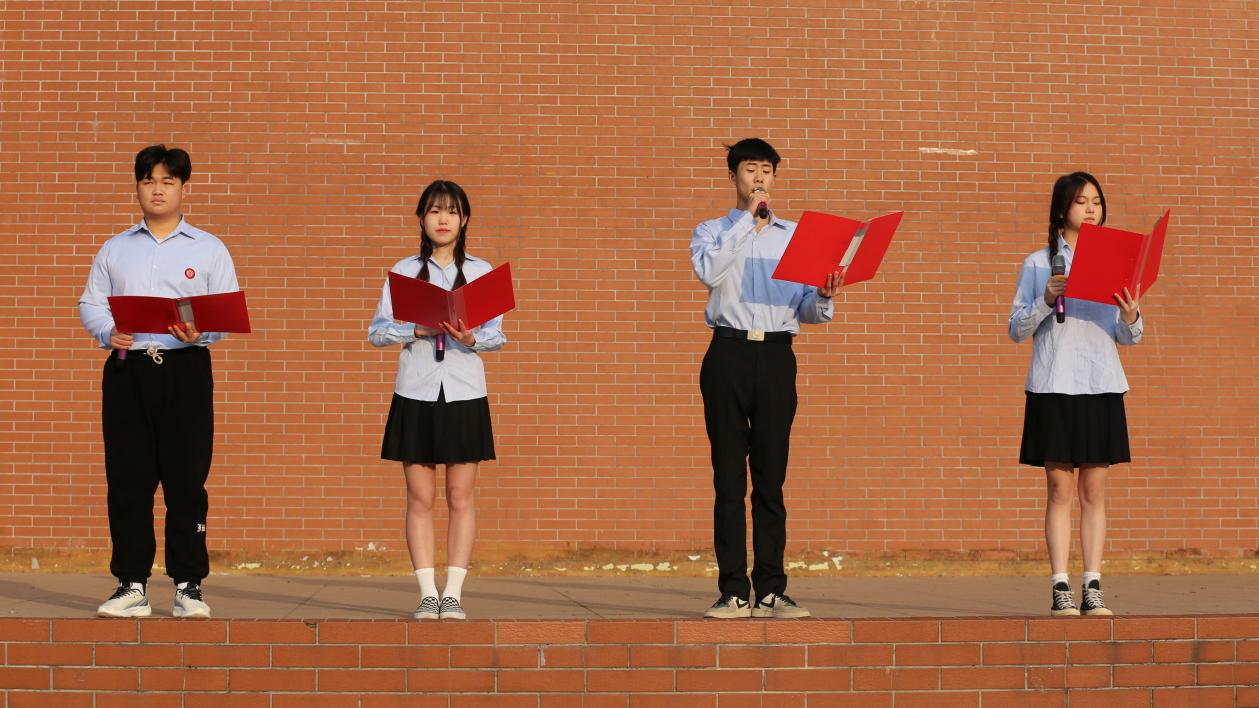 开云·体育,开云（中国）举行升国旗仪式 全面开启新学期、新篇章