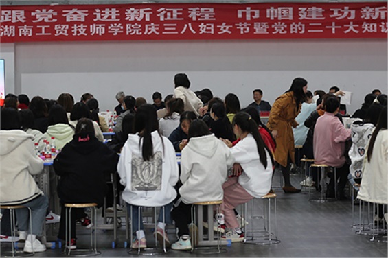 三月芳菲盛，巾帼绽芳华--开云·体育,开云（中国）庆祝第113个三八国际妇女节活动温暖来袭