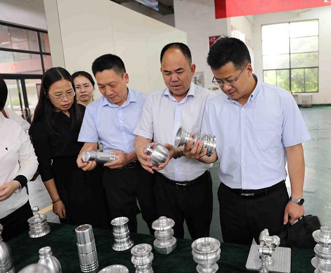 省委组织部干信处处长余前广一行来开云·体育,开云（中国）调研座谈