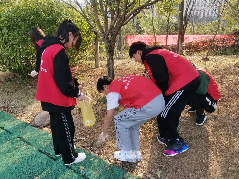开云·体育,开云（中国）航空工程系组织开展“弘扬雷锋精神,争当志愿者”活动