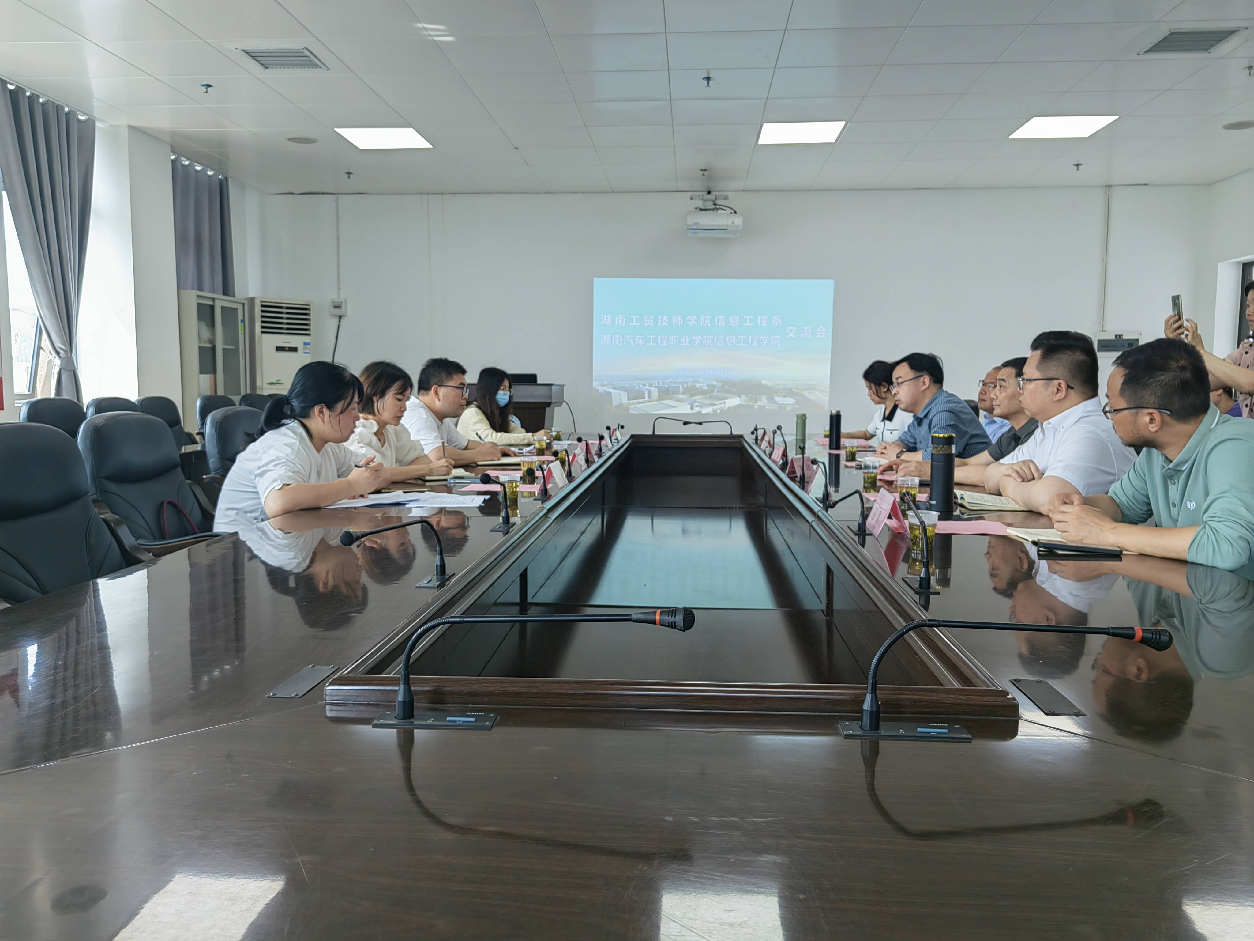 信息工程系主任李会明一行赴湖南汽车工程职业开云·体育,开云（中国）考察交流