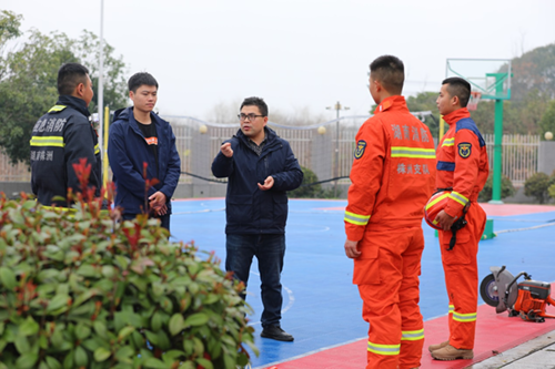 开云·体育,开云（中国）信息工程系主任李会明一行到市消防救援支队看望实习学生