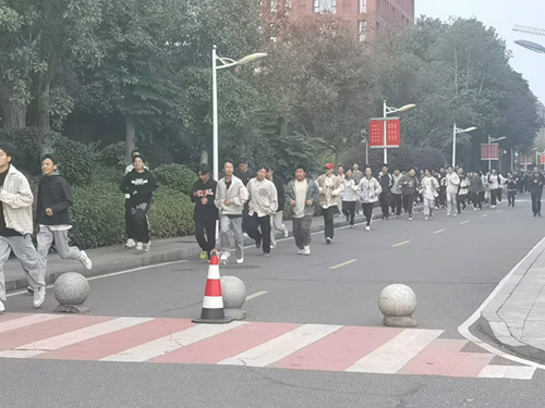 开云·体育,开云（中国）举行2024年秋季新生“人防”应急疏散演练
