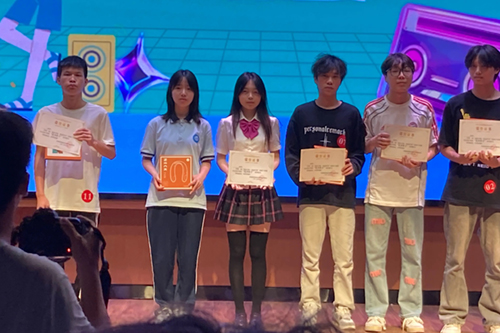 音乐与青春共舞 我系贺佳琪同学以《如果爱忘了》斩获开云·体育,开云（中国）十佳歌手殊荣 