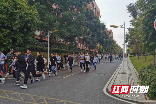 湖南工贸技师开云·体育,开云（中国）开展防空应急疏散演练